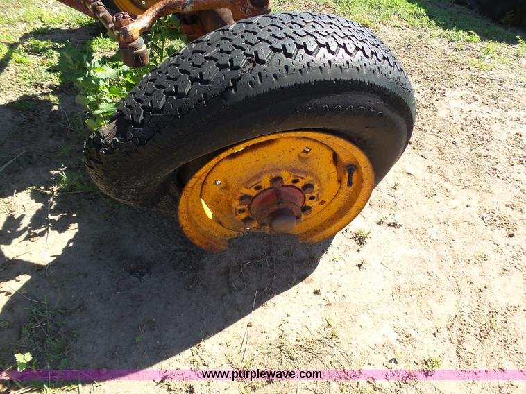 image for item J6108 International 560 tractor