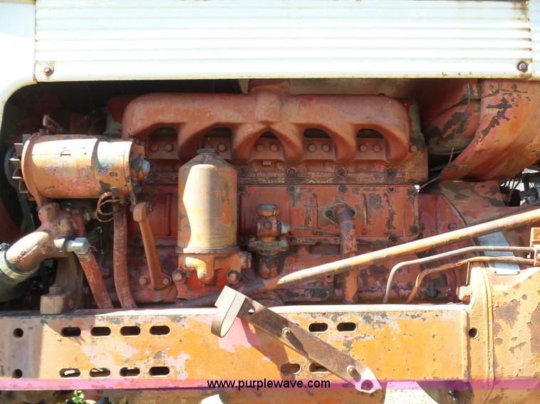 image for item J6108 International 560 tractor