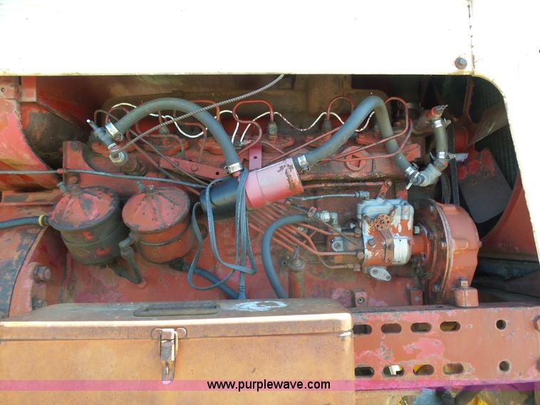 image for item J6108 International 560 tractor