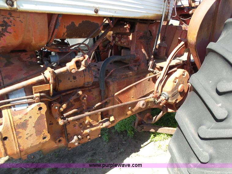 image for item J6108 International 560 tractor