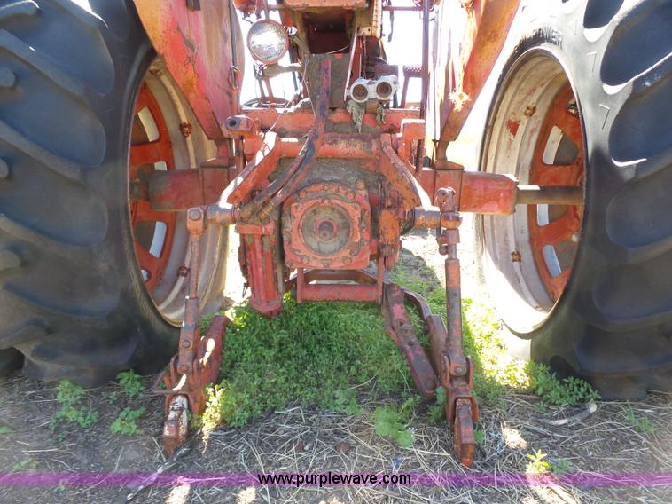 image for item J6108 International 560 tractor