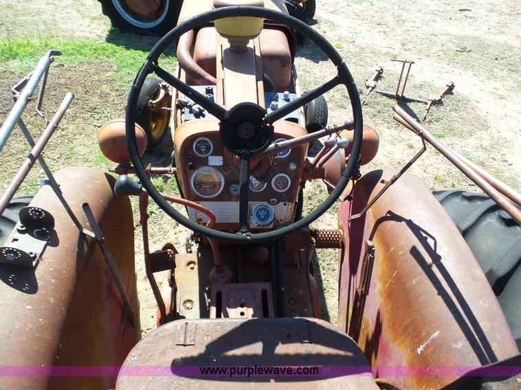 image for item J6108 International 560 tractor