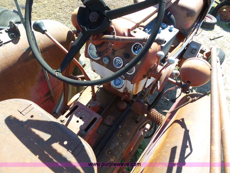 image for item J6108 International 560 tractor