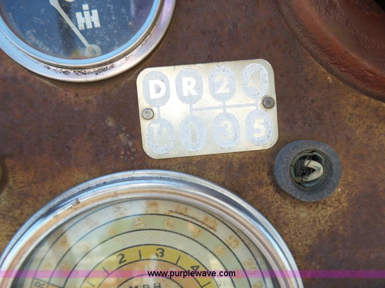 image for item J6108 International 560 tractor