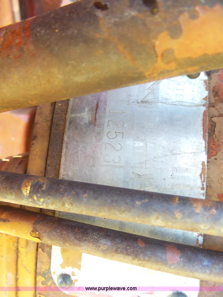 image for item J6108 International 560 tractor