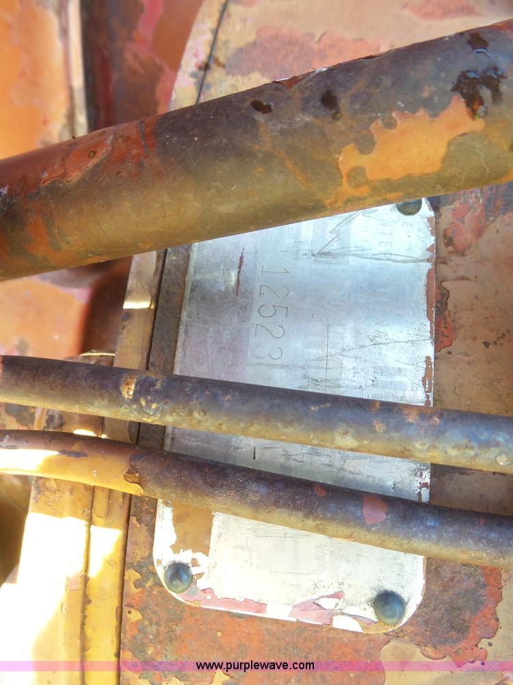 image for item J6108 International 560 tractor