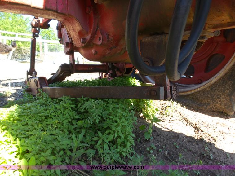 image for item J6108 International 560 tractor