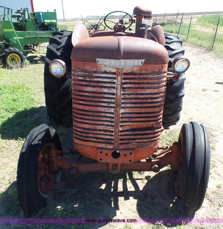 image for item J6109 International WD tractor