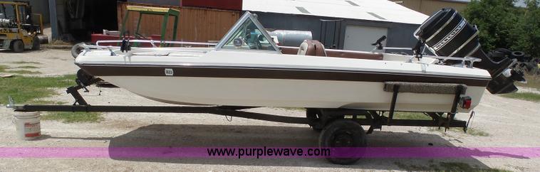 image for item J6114 1975 Ozark boat