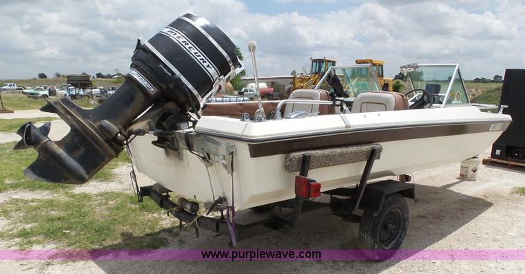 image for item J6114 1975 Ozark boat