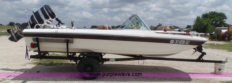 image for item J6114 1975 Ozark boat