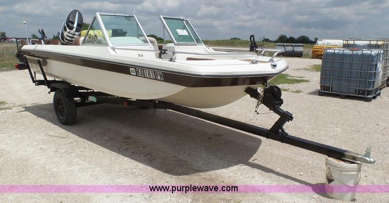 image for item J6114 1975 Ozark boat