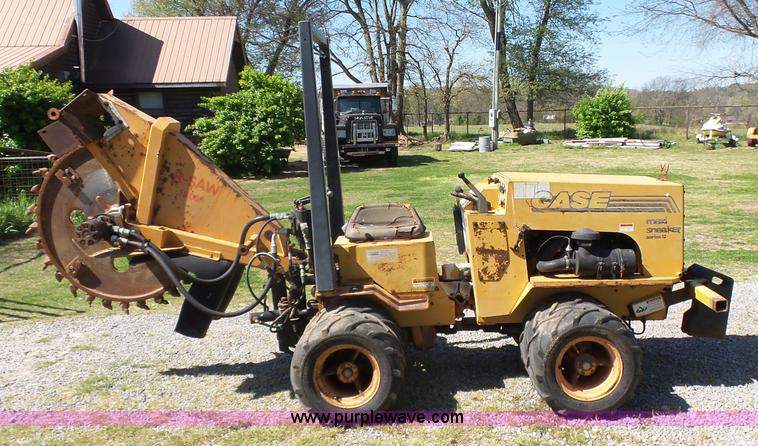 image for item J7527 1995 Case Maxi-Sneaker C rock saw