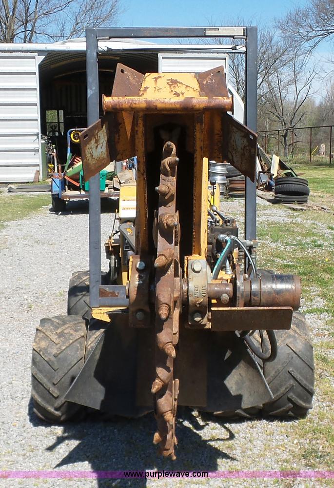 image for item J7527 1995 Case Maxi-Sneaker C rock saw