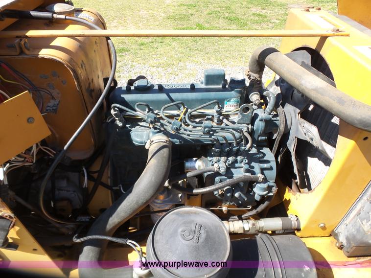 image for item J7527 1995 Case Maxi-Sneaker C rock saw