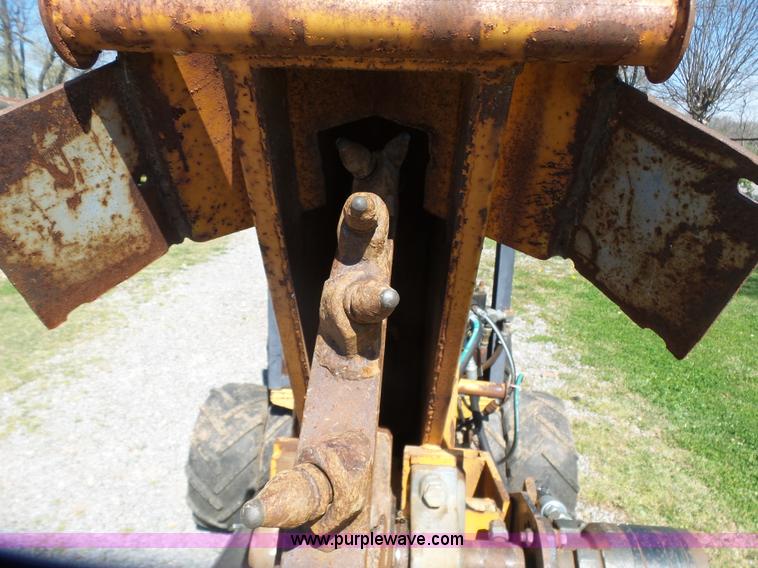 image for item J7527 1995 Case Maxi-Sneaker C rock saw