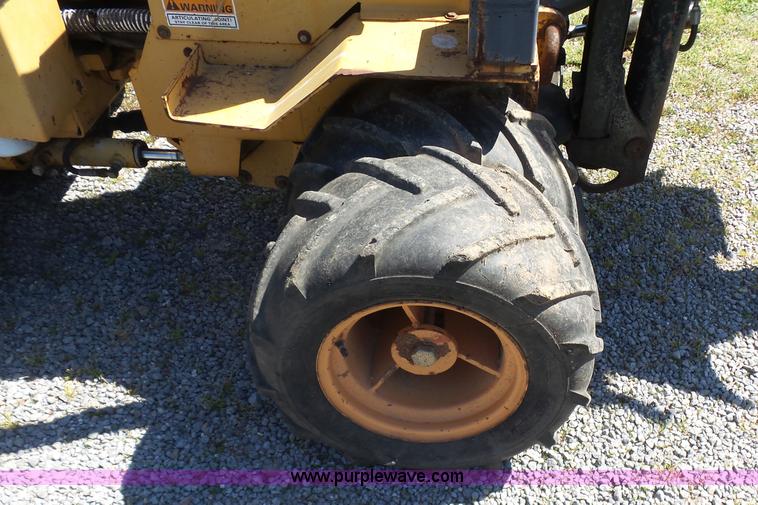 image for item J7527 1995 Case Maxi-Sneaker C rock saw