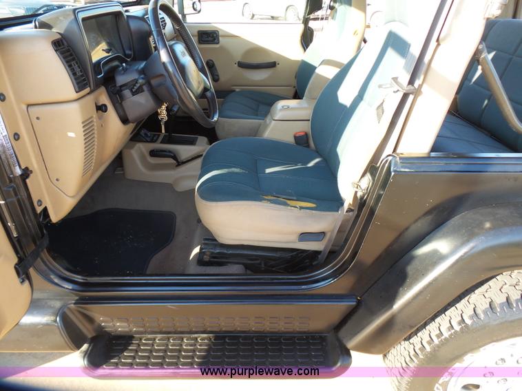 image for item J7528 1999 Jeep Wrangler