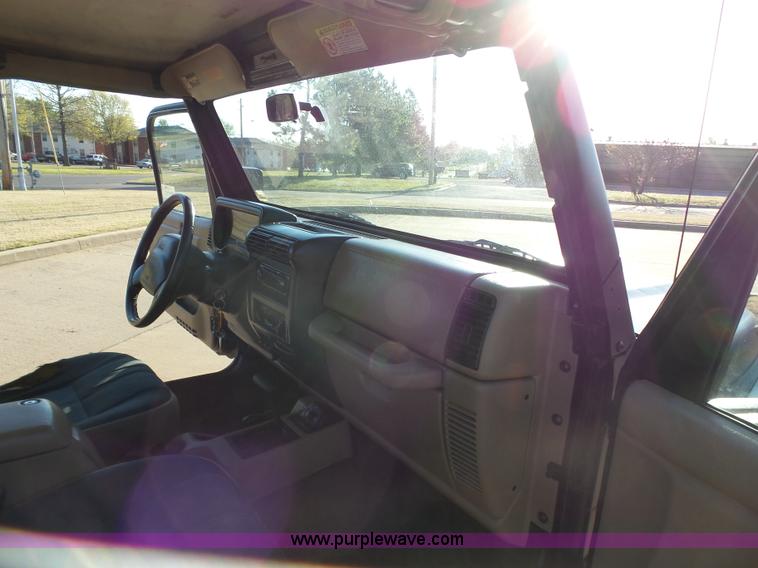 image for item J7528 1999 Jeep Wrangler