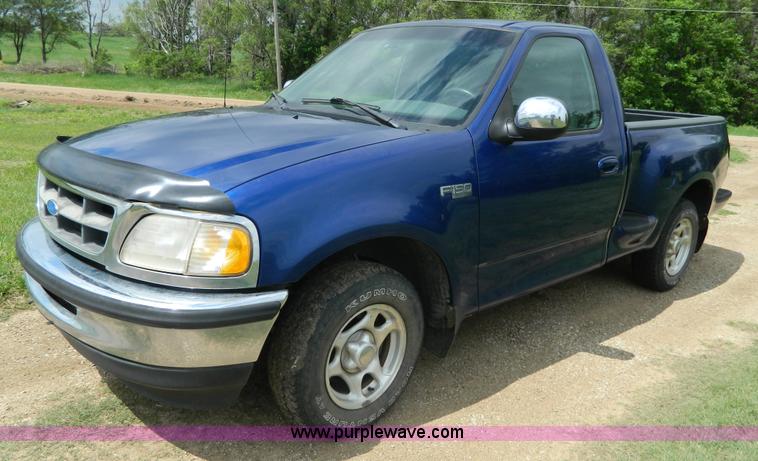 image for item J8930 1997 Ford F150 pickup truck