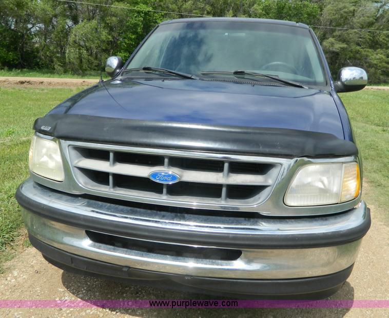 image for item J8930 1997 Ford F150 pickup truck