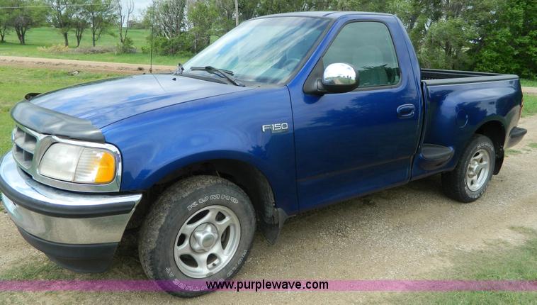 image for item J8930 1997 Ford F150 pickup truck