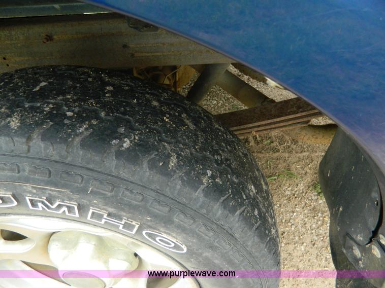 image for item J8930 1997 Ford F150 pickup truck