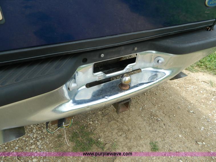 image for item J8930 1997 Ford F150 pickup truck