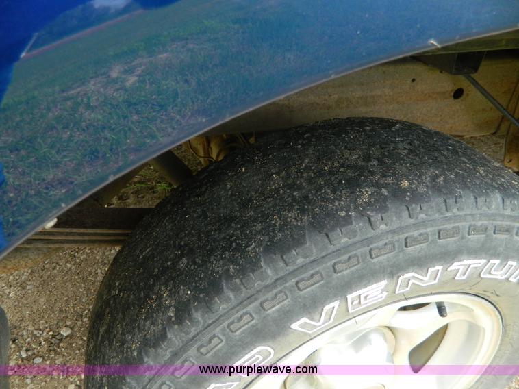 image for item J8930 1997 Ford F150 pickup truck