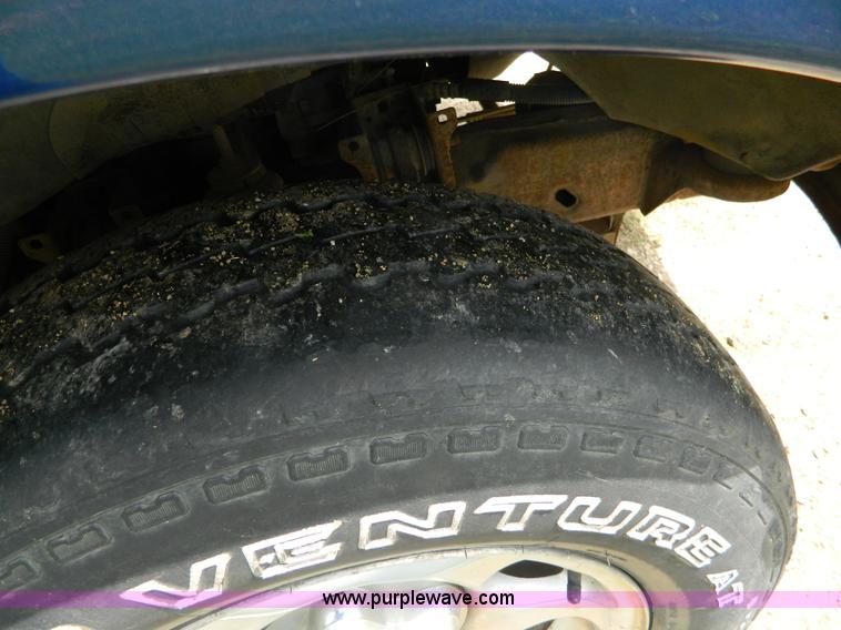 image for item J8930 1997 Ford F150 pickup truck