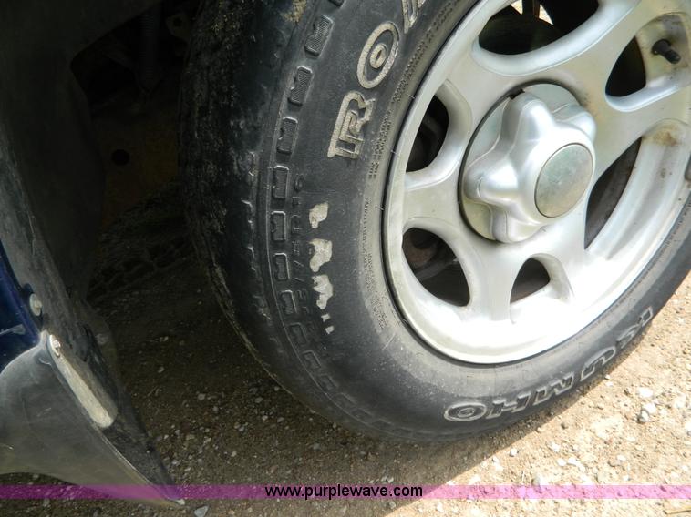 image for item J8930 1997 Ford F150 pickup truck