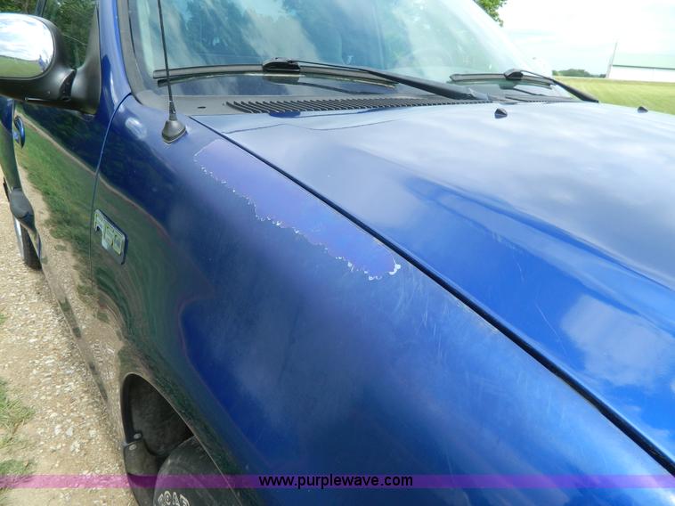 image for item J8930 1997 Ford F150 pickup truck