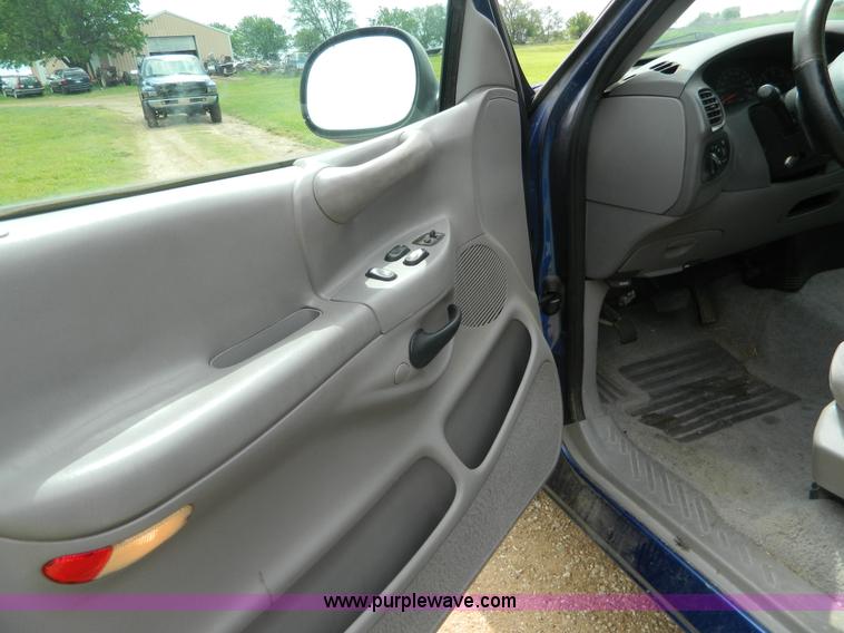 image for item J8930 1997 Ford F150 pickup truck