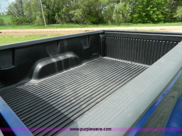 image for item J8930 1997 Ford F150 pickup truck