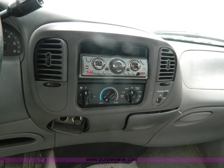 image for item J8930 1997 Ford F150 pickup truck