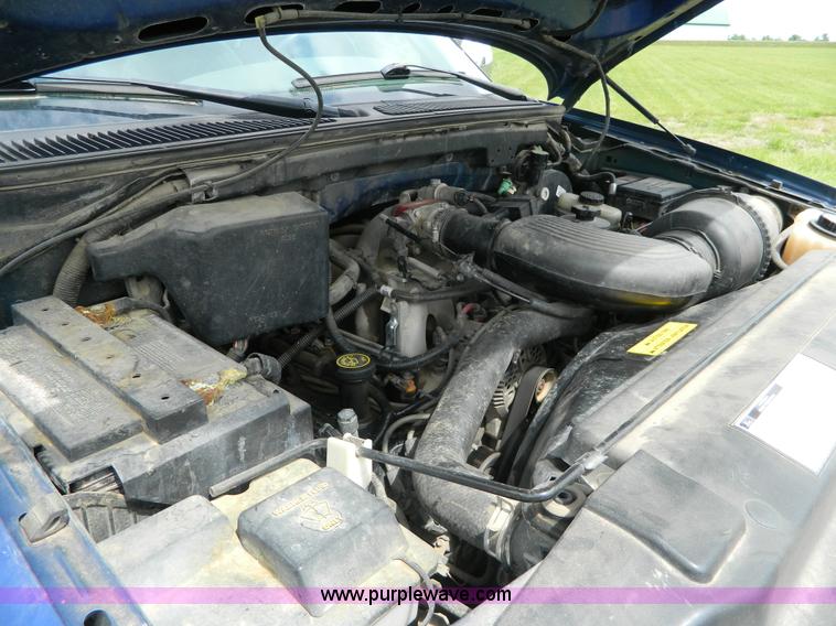 image for item J8930 1997 Ford F150 pickup truck