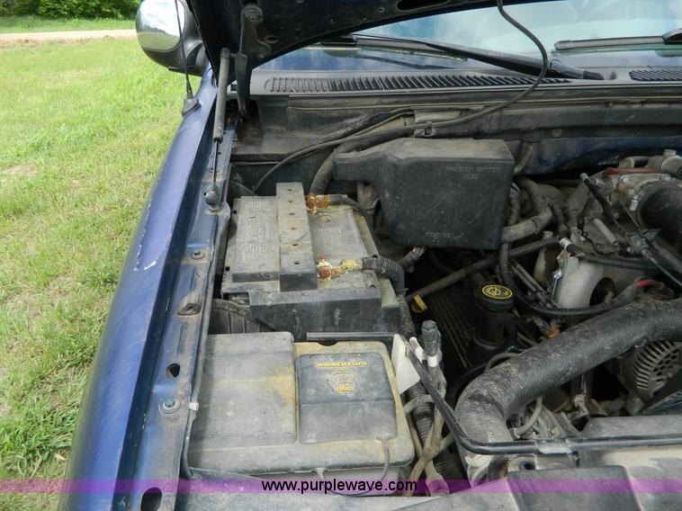 image for item J8930 1997 Ford F150 pickup truck