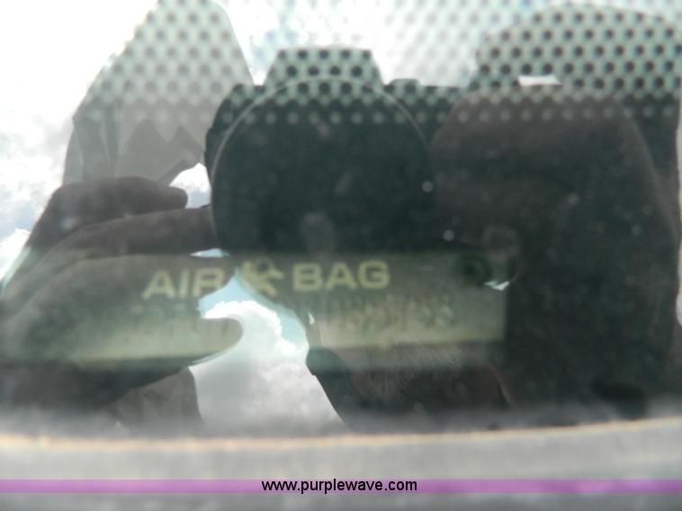 image for item J8930 1997 Ford F150 pickup truck