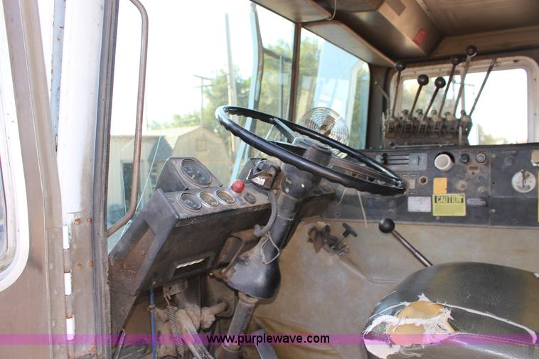 image for item K1239 1988 Mack MR630S refuse truck