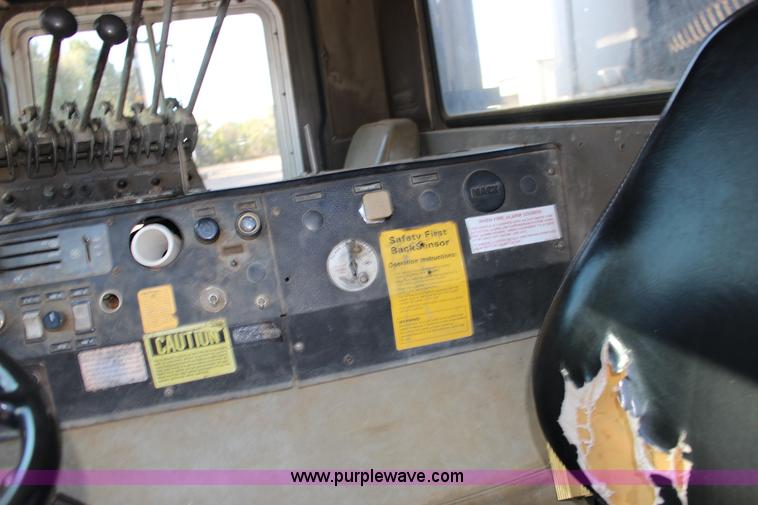 image for item K1239 1988 Mack MR630S refuse truck