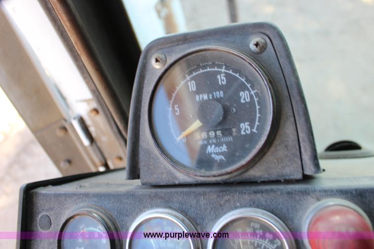 image for item K1239 1988 Mack MR630S refuse truck