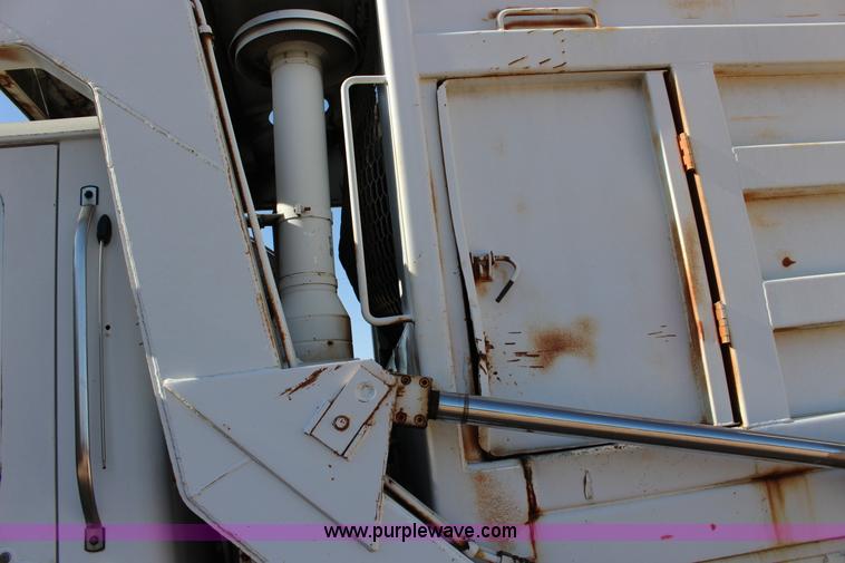 image for item K1239 1988 Mack MR630S refuse truck