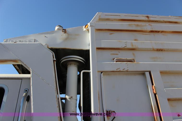 image for item K1239 1988 Mack MR630S refuse truck