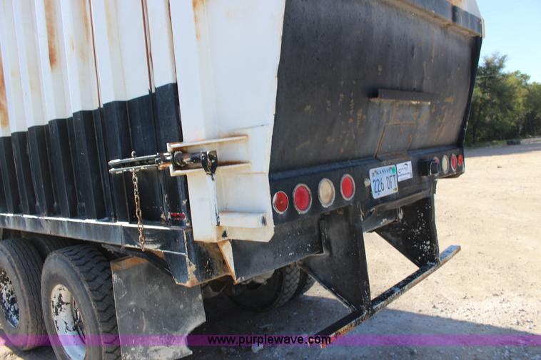 image for item K1239 1988 Mack MR630S refuse truck