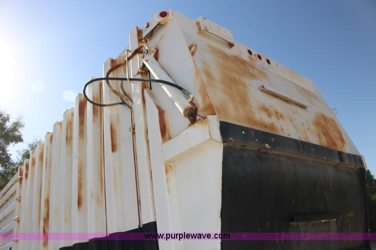 image for item K1239 1988 Mack MR630S refuse truck