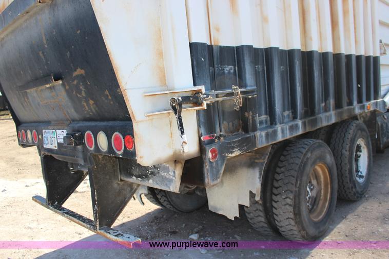 image for item K1239 1988 Mack MR630S refuse truck