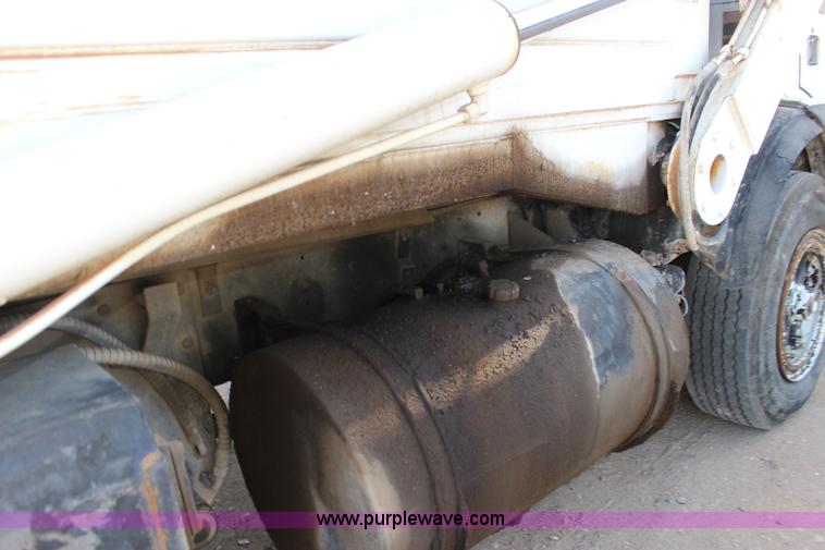 image for item K1239 1988 Mack MR630S refuse truck