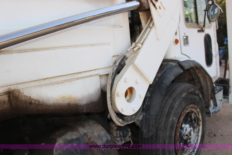 image for item K1239 1988 Mack MR630S refuse truck