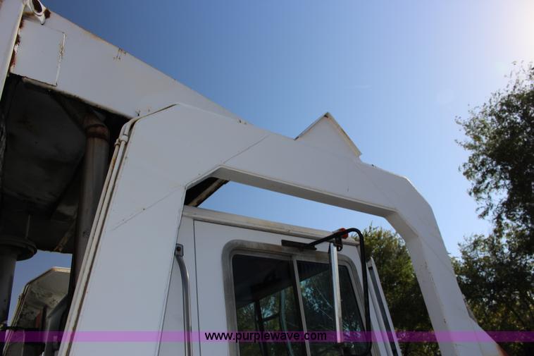 image for item K1239 1988 Mack MR630S refuse truck