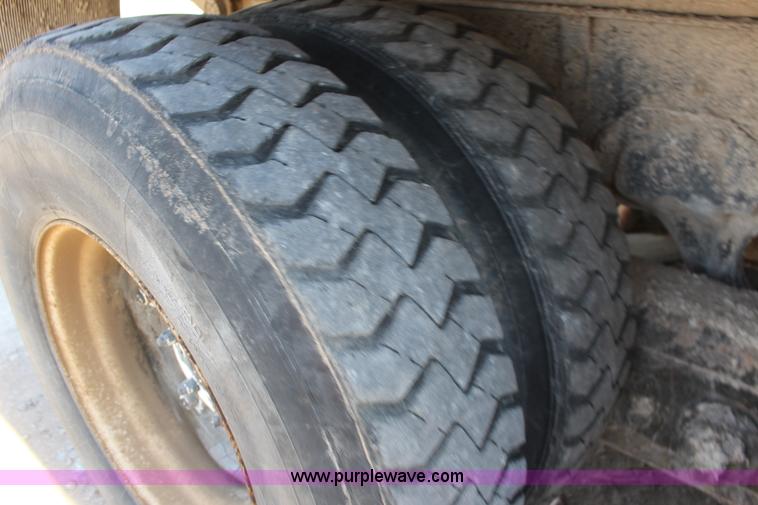 image for item K1239 1988 Mack MR630S refuse truck